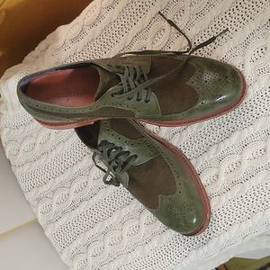 Men's suede and wool wingtip. Green and olive